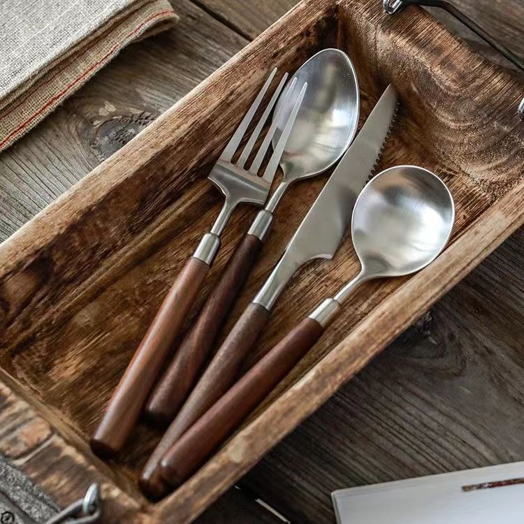 Cross-border walnut wood Western dining spoon, 304 stainless steel spoon, high appearance level dining spoon, steak knife, fork, spoon, spoon, fork details Picture