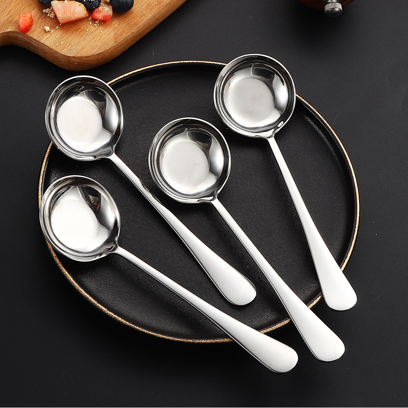 316 stainless steel round-head flat-bottomed spoon, cartoon animal spoon, children's rice spoon, household long-handled spoon, deep spoon Application Scenario