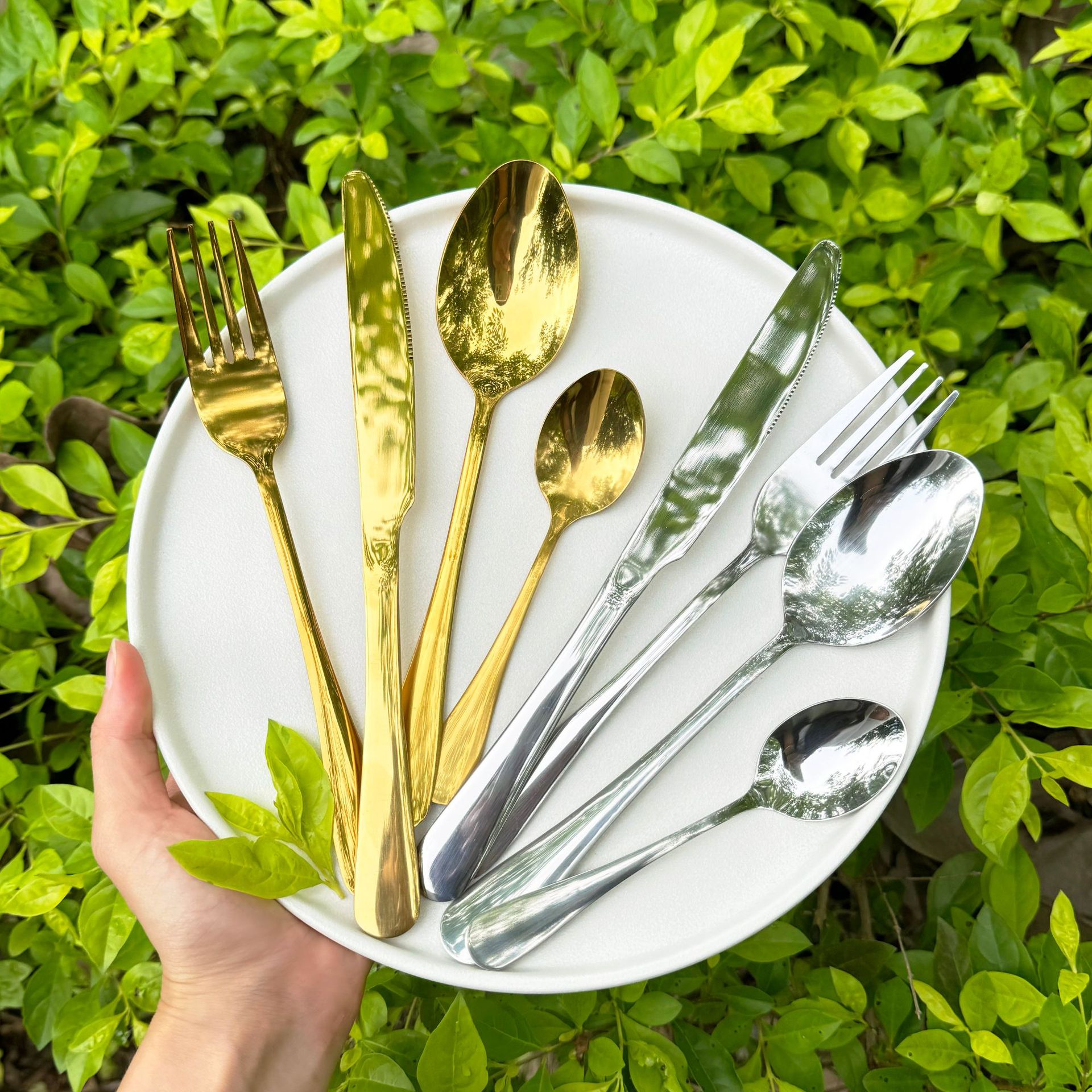 1010 Tableware series: Stainless steel knives, forks, spoons, gold-plated spoons, hotel Western cuisine knives, dessert spoons, restaurant steak knives and forks details Picture