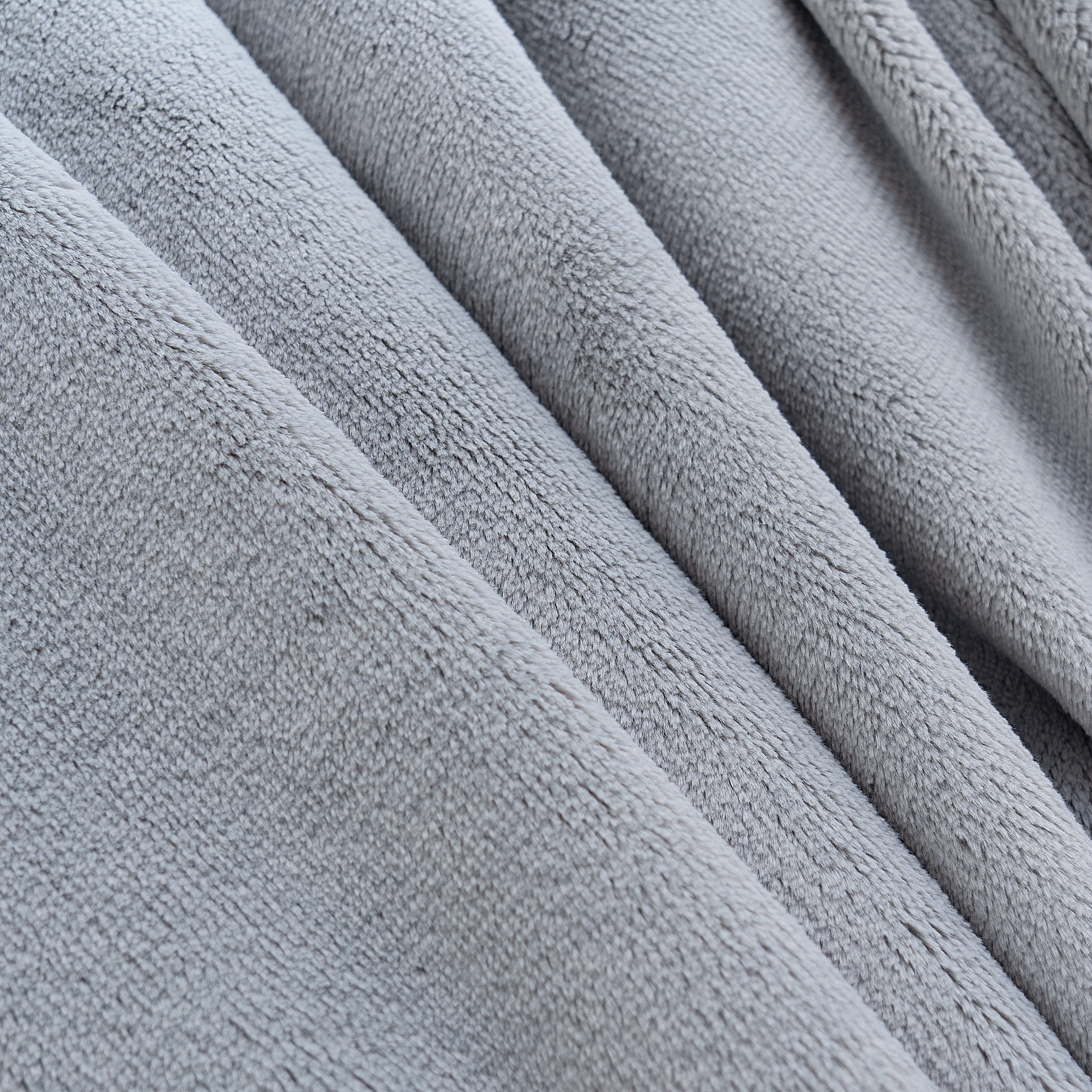 Printed faux cashmere tartare triangular needle blankets, air conditioning blankets, office nap blankets, source factory Item Picture