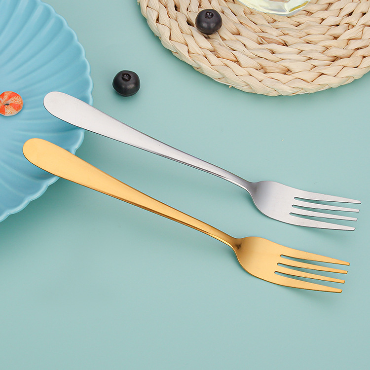 1010 stainless steel tableware for Western cuisine, special knives for steaks, can be printed with logos. Wholesale of Western cuisine and hotel supplies Application Scenario