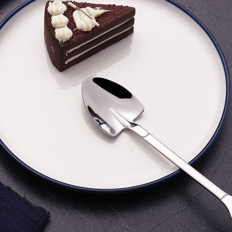 304 stainless steel shovel spoon, home retro creative dessert, special spoon for eating watermelon, ice cream stirring spoon Application Scenario