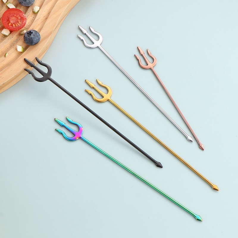 Creative fruit fork, 304 stainless steel dessert fork, fruit pick, Sea King fishfork, cake fork, toothed pick tube set Application Scenario