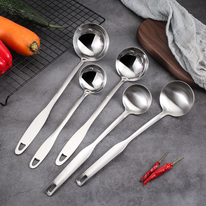 Cross-border stainless steel soup spoon, long-handled soup spoon, porridge spoon, restaurant strainer spoon, hot pot spoon, filter spoon, soup shell, soup strainer full figure