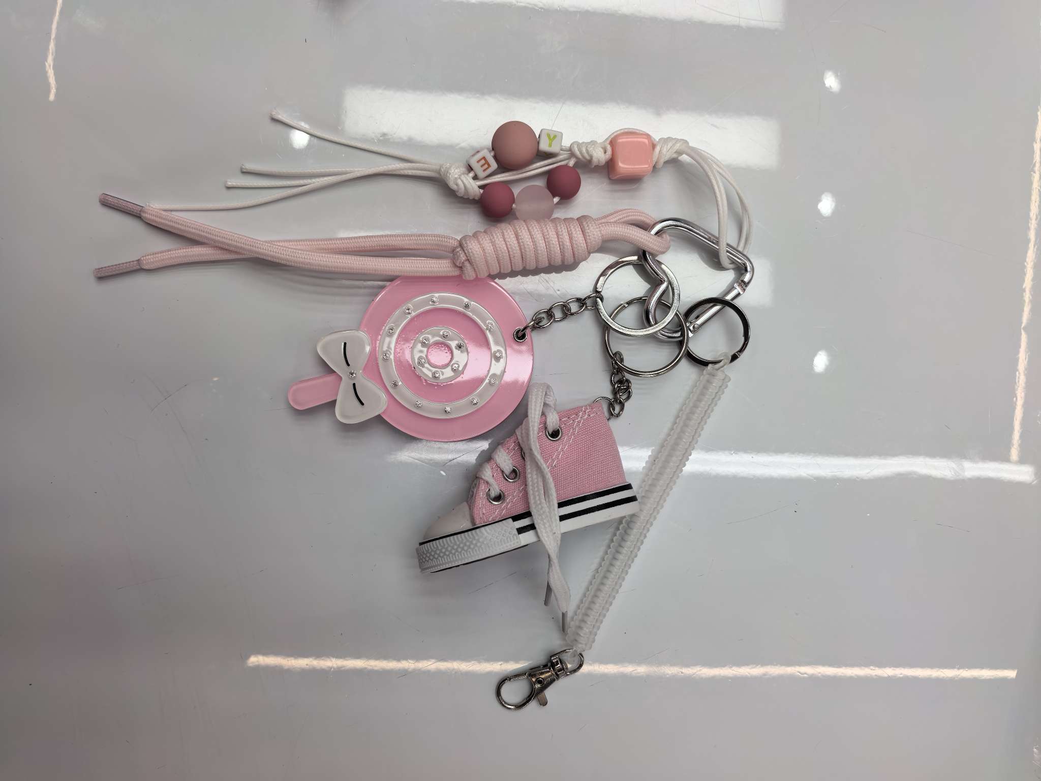 New styles of bags, pendants and accessories are here. Short and fashionable mobile phone chains for women Specification image