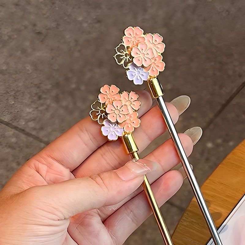 Cross-border 304 stainless steel spoon, Japanese cherry blossom spoon, exquisite dessert spoon, long-handled ice spoon, household bird's nest stirring spoon Application Scenario