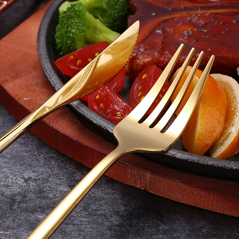 Stainless steel Western tableware, Portuguese tableware set, knives, forks and spoons. Hotel and restaurant spoons and forks can be marked with logos Application Scenario