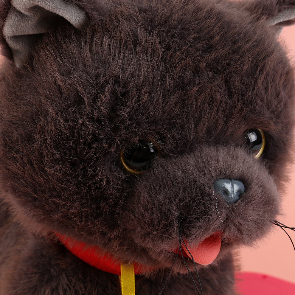 An electric plush kitten sings while taking a nap, records the nap as a reminder, and coquetters to lie on the pillow and fall asleep Application Scenario