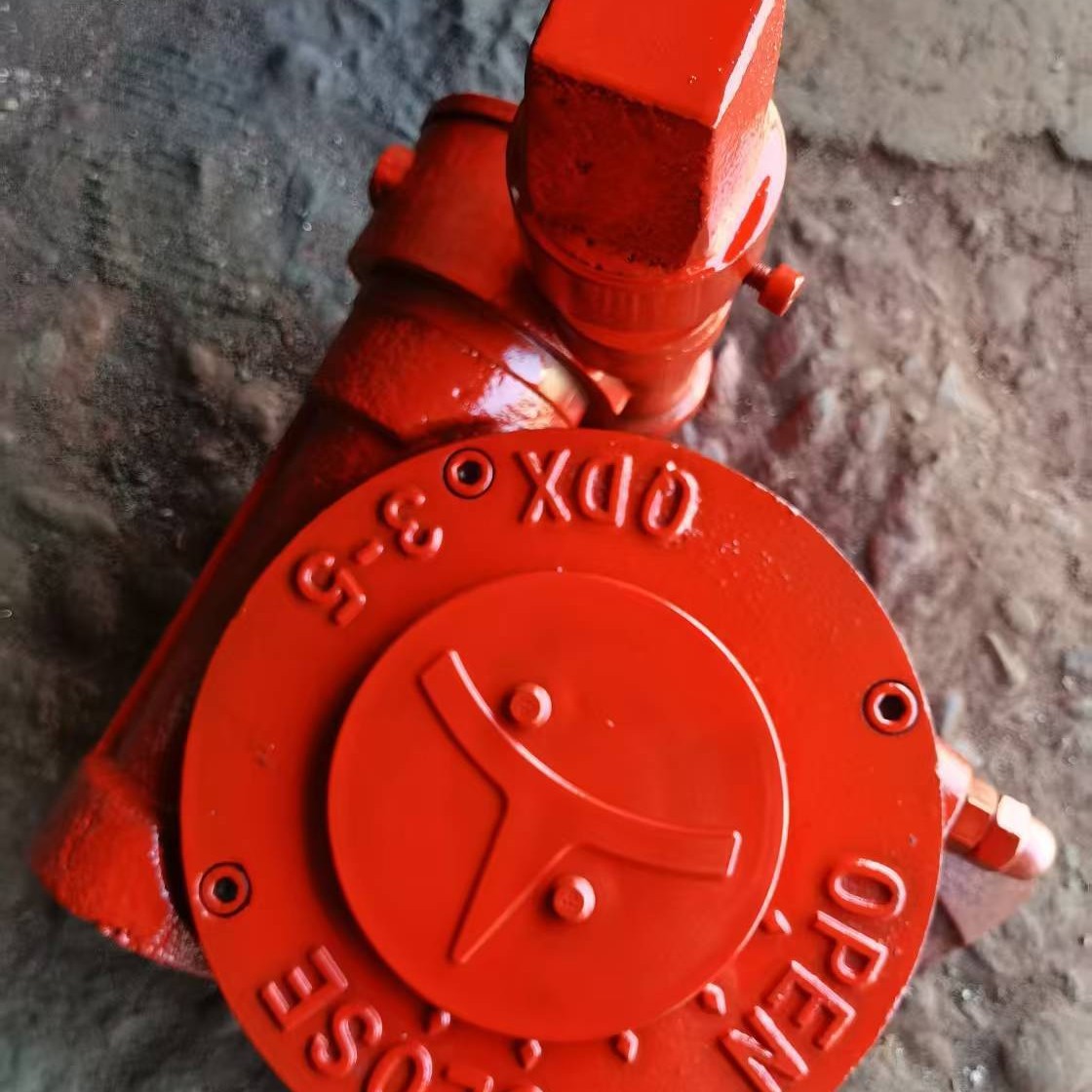 Butterfly valve turbine head valve accessories, worm gear turbine transmission, display switch gearbox, manual actuator, labor-saving Application Scenario