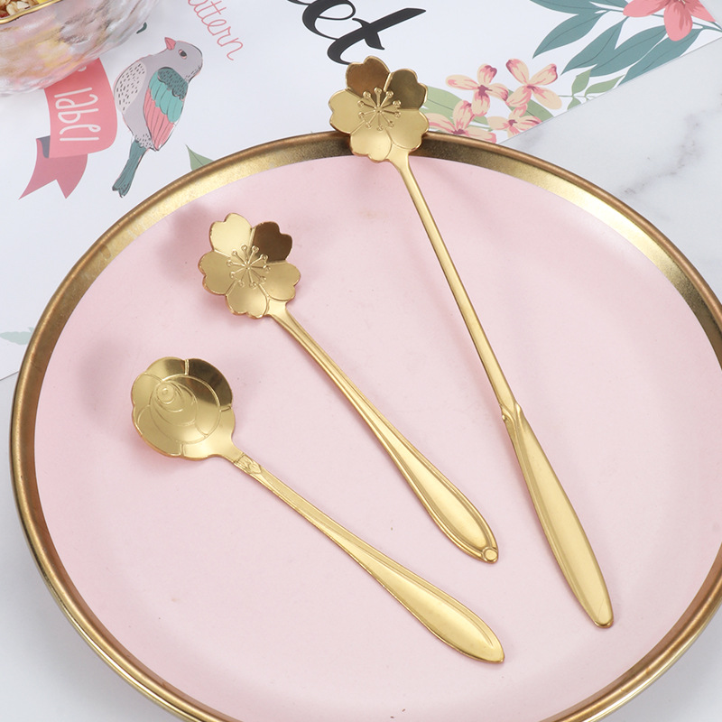 Long-handled cherry blossom spoon, titanium rose spoon, stainless steel stirring spoon, souvenir flower spoon, leaf spoon, small square head spoon Application Scenario