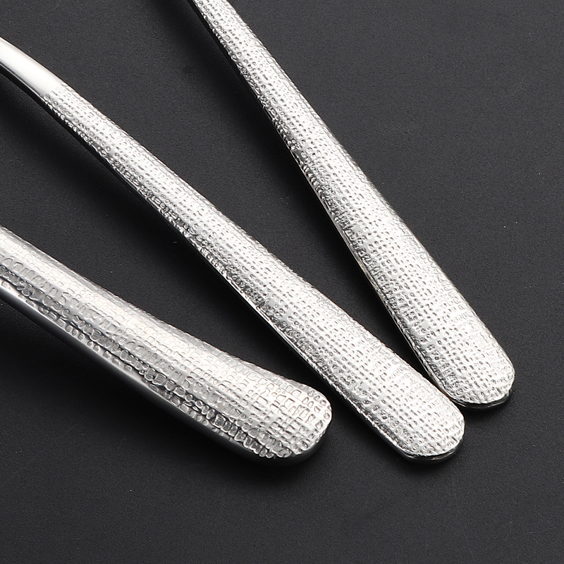 304 stainless steel knife, fork and spoon, elegant hammer texture dessert spoon and fork crack, Western tableware, Western cuisine knife, hotel steak knife Application Scenario
