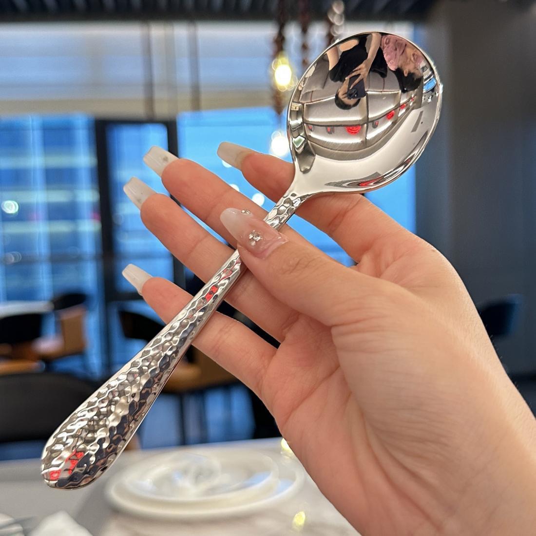 Stainless steel internet-famous spoon, creative hammer-patterned dessert spoon, children's eating spoon, soup spoon, household round-head spoon Specification drawing