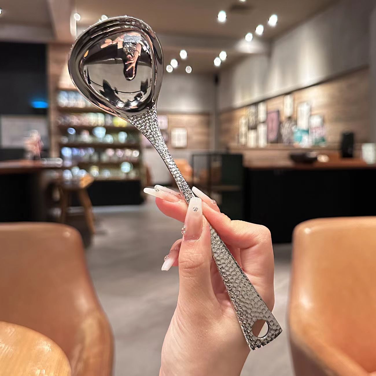 Stainless steel soup shell soup strainer, popular long-handled soup spoon, fish scale handle spoon, restaurant soup serving spoon, household hot pot strainer Specification drawing