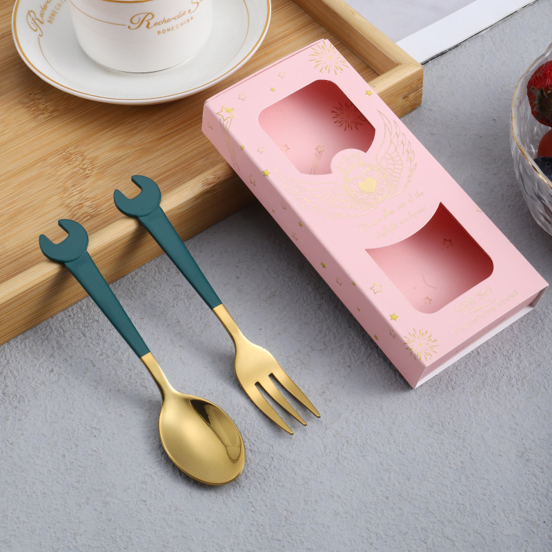 304 stainless steel wrench, spoon, fork, dessert spoon, fruit fork, creative coffee mixing spoon, tableware, souvenir set details Picture