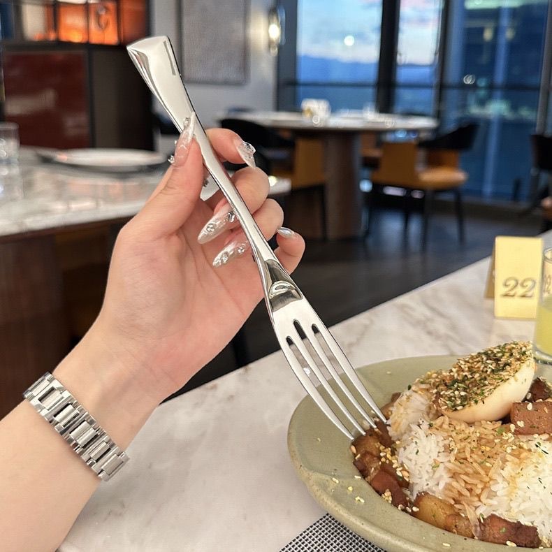 Internet-famous stainless steel forks, restaurant long-handled fruit forks, salad forks, household cake and dessert forks, wine shop restaurant forks details Picture