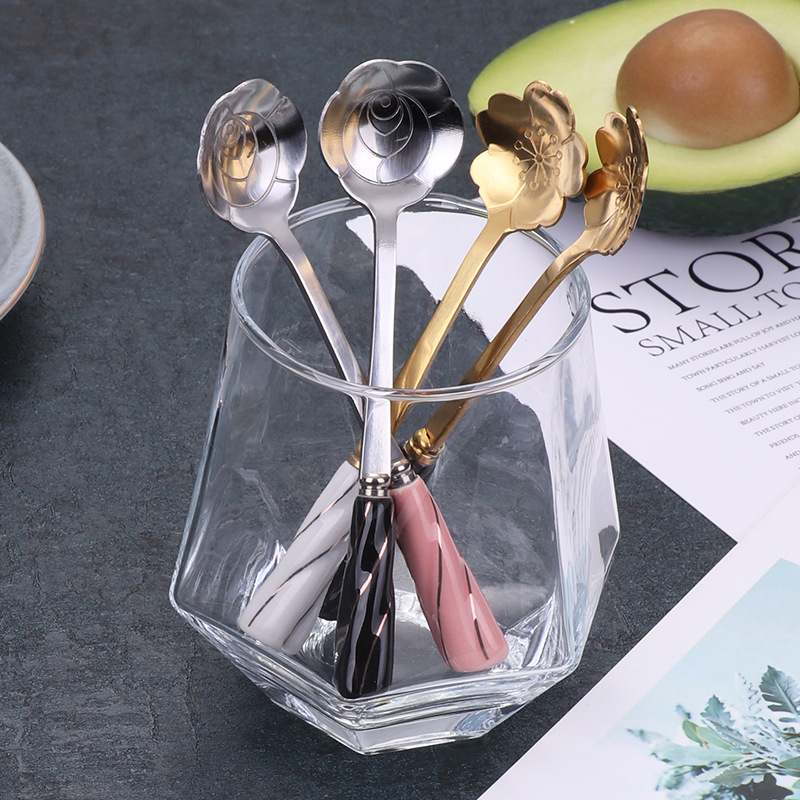 Creative dessert spoon, Japanese golden cherry blossom spoon, rose spoon, ins cute ceramic spoon, stainless steel coffee stirring spoon Application Scenario