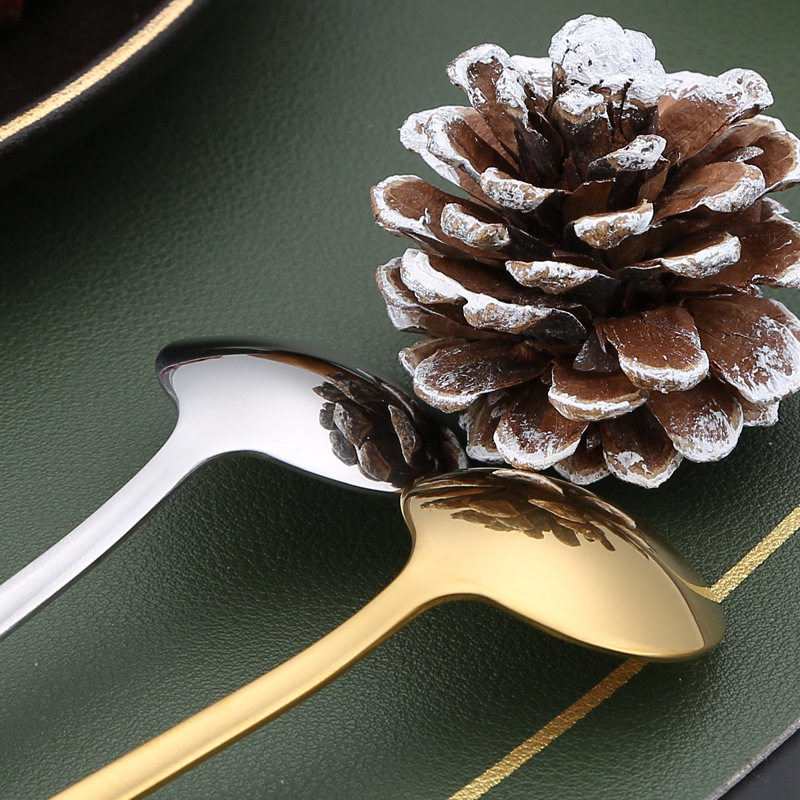 304 stainless steel seasoning spoon, salt spoon, creative small round spoon, coffee spoon, mixing spoon, dessert spoon, ceramic cup as souvenirs Application Scenario