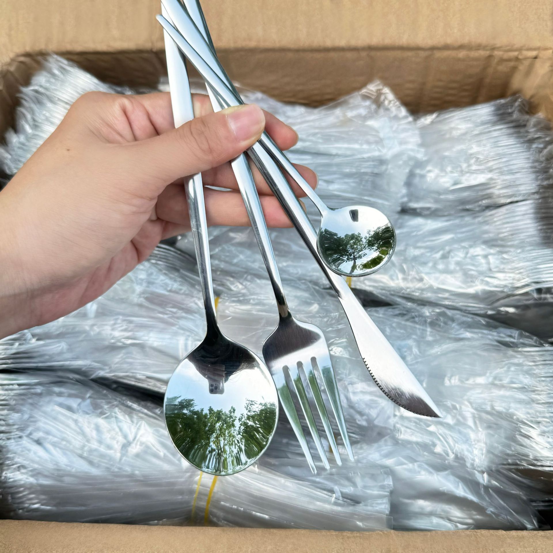 Stainless steel knife, fork and spoon flat Portuguese four-piece dessert spoon, household spoon and fork, hotel Western cuisine steak knife Specification drawing