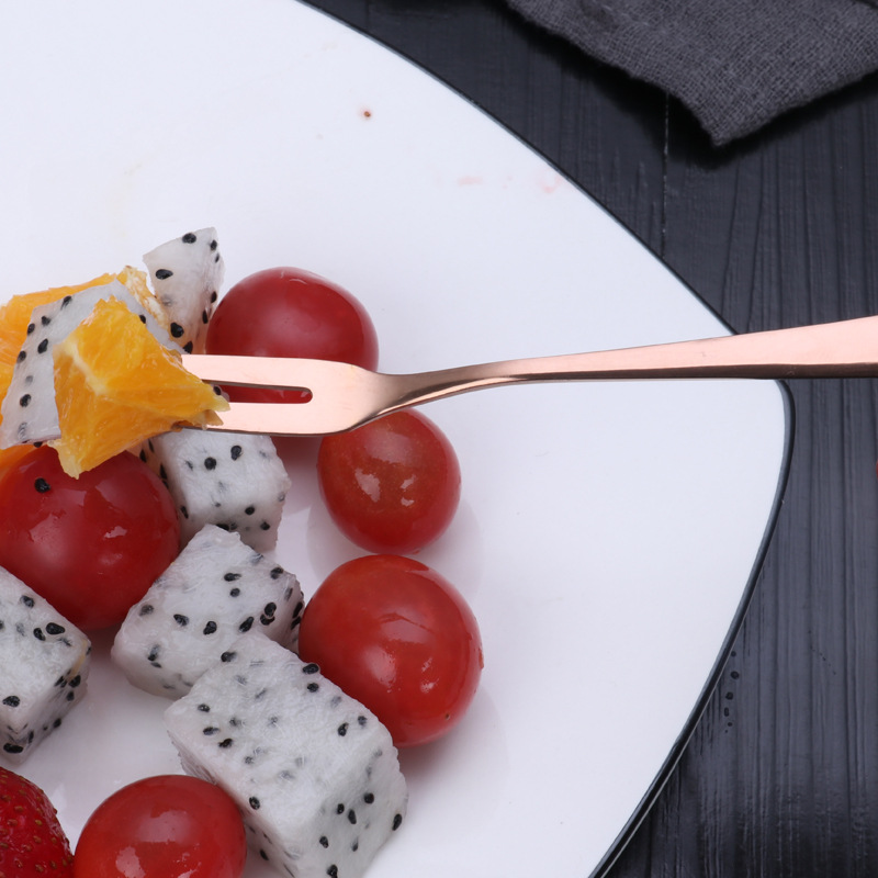 304 stainless steel tableware, fruit forks, fashionable fruit skewers, two-toothed fork sets, cake and mooncake forks with logos Specification drawing