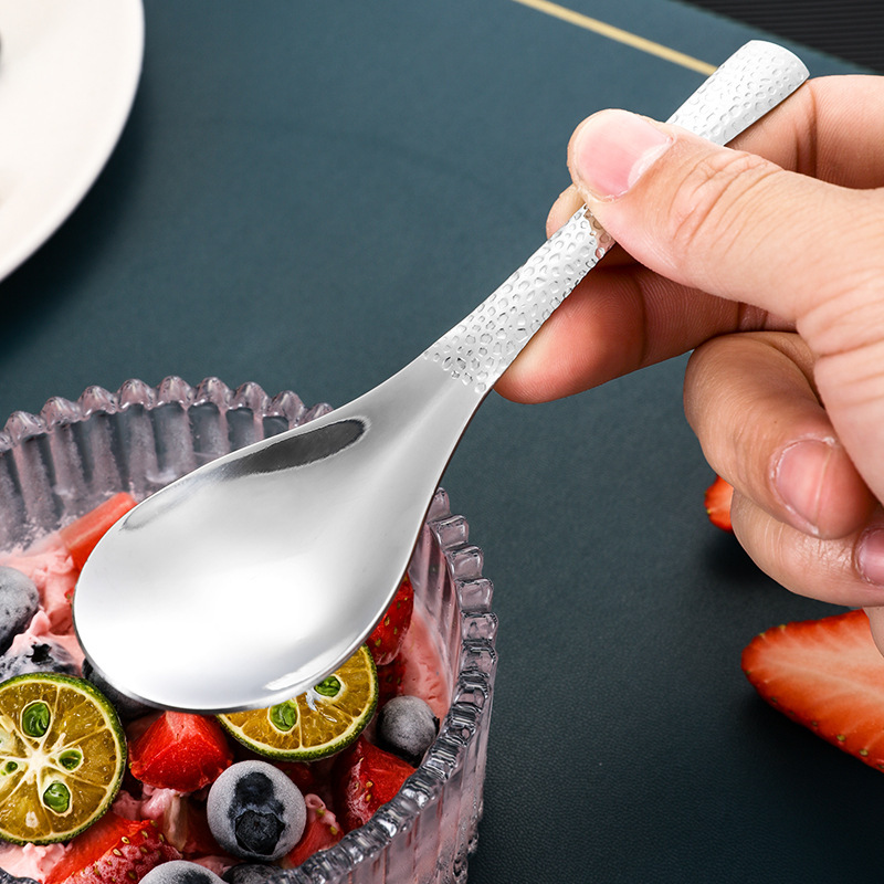 Internet-famous stainless steel spoons, creative hammer-patterned spoons, dessert spoons, children's tableware, household eating spoons, spoons and soup spoons details Picture