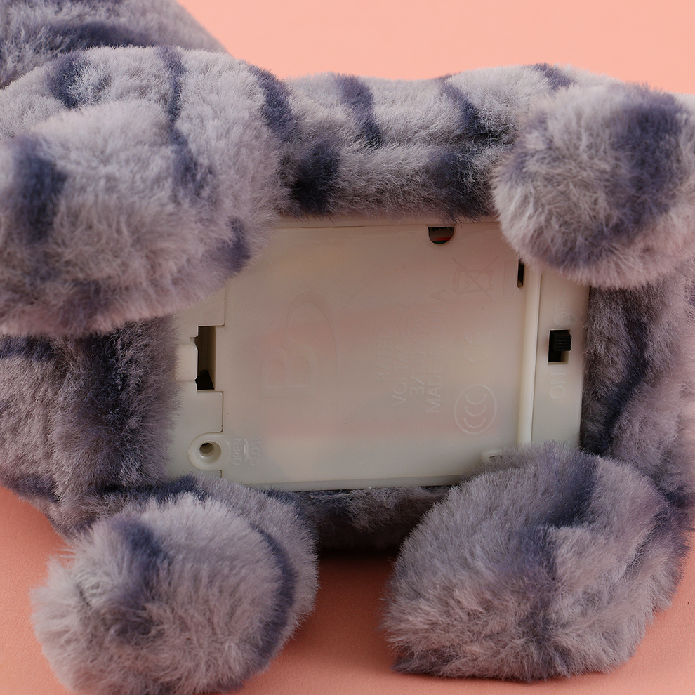 Smart and quick-witted! A smart and lively electric plush kitten that meos and moves quickly, is smart and extremely alert Application Scenario