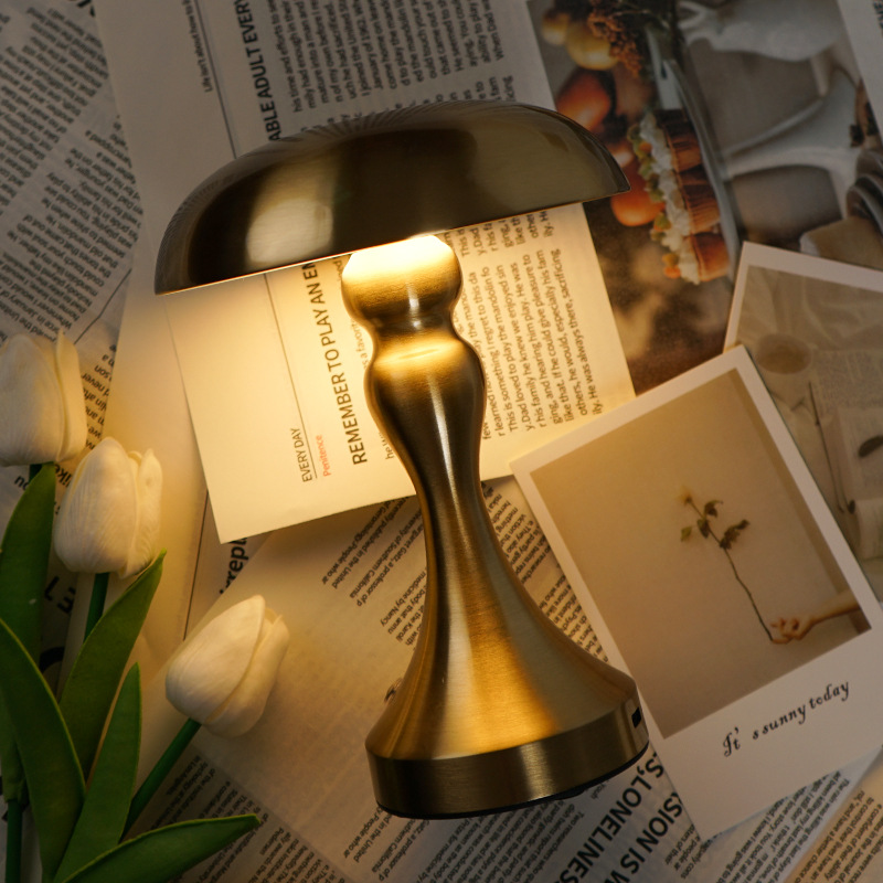 北欧铁艺高脚新款酒吧餐桌桌面触摸充电LED金属家居卧室轻奢台灯 细节图