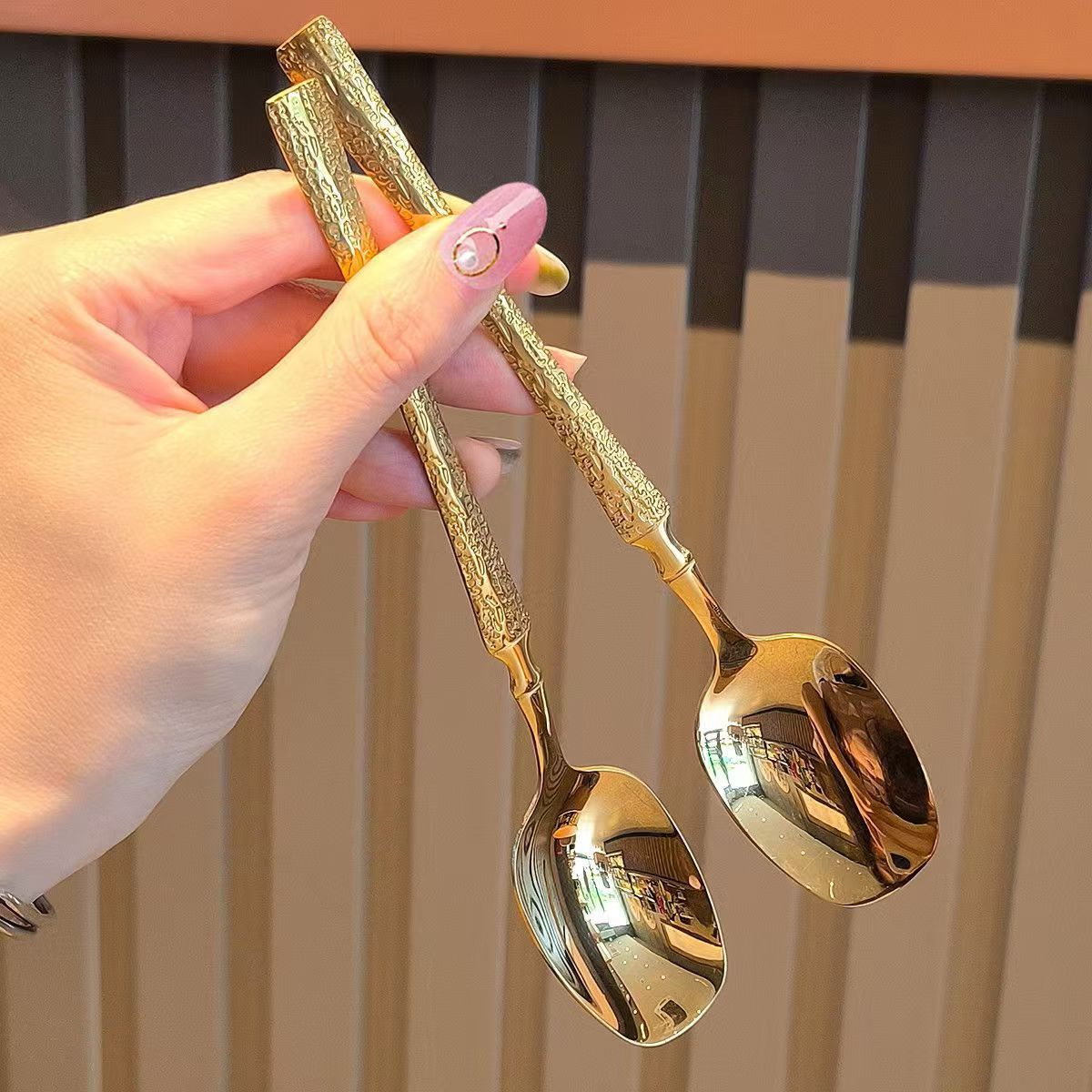 Popular ice-patterned spoons, stainless steel Western-style spoons, long-handled Korean-style spoons, lantern square spoons, spoon for spoons, and spoons for eating and drinking soup Specification drawing