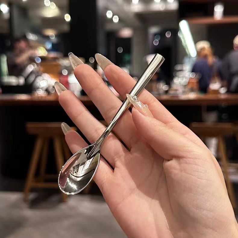 Stainless steel small round spoon, popular coffee spoon, honey mixing spoon, household children's spoon, seasoning spoon, ice cream and dessert spoon Application Scenario