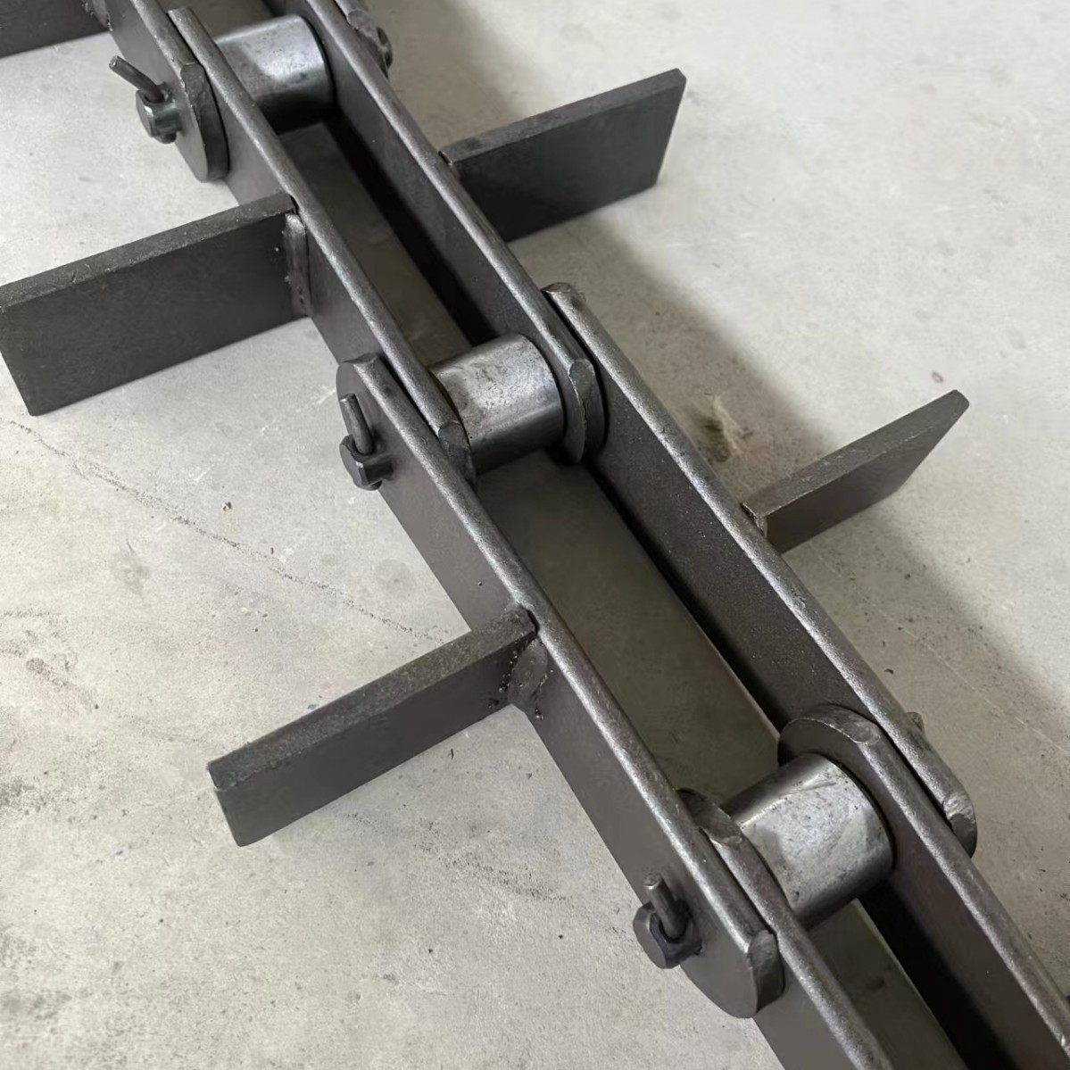 FU scraper conveyor chain, large-pitch industrial transmission chain, scraper conveyor plate conveyor chain Application Scenario