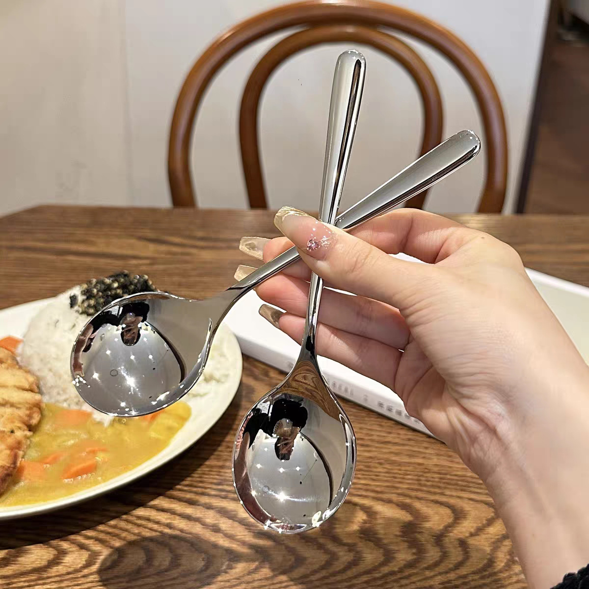 304 stainless steel spoon, popular round-head spoon, restaurant spoon, eating spoon, long-handled Korean spoon, household soup spoon full figure