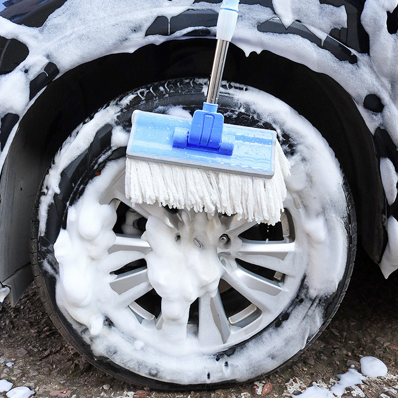Car wash mop, fiber two-section telescopic dust removal brush, car wash brush, soft bristle cleaning, rubbing and car washing tool Application Scenario