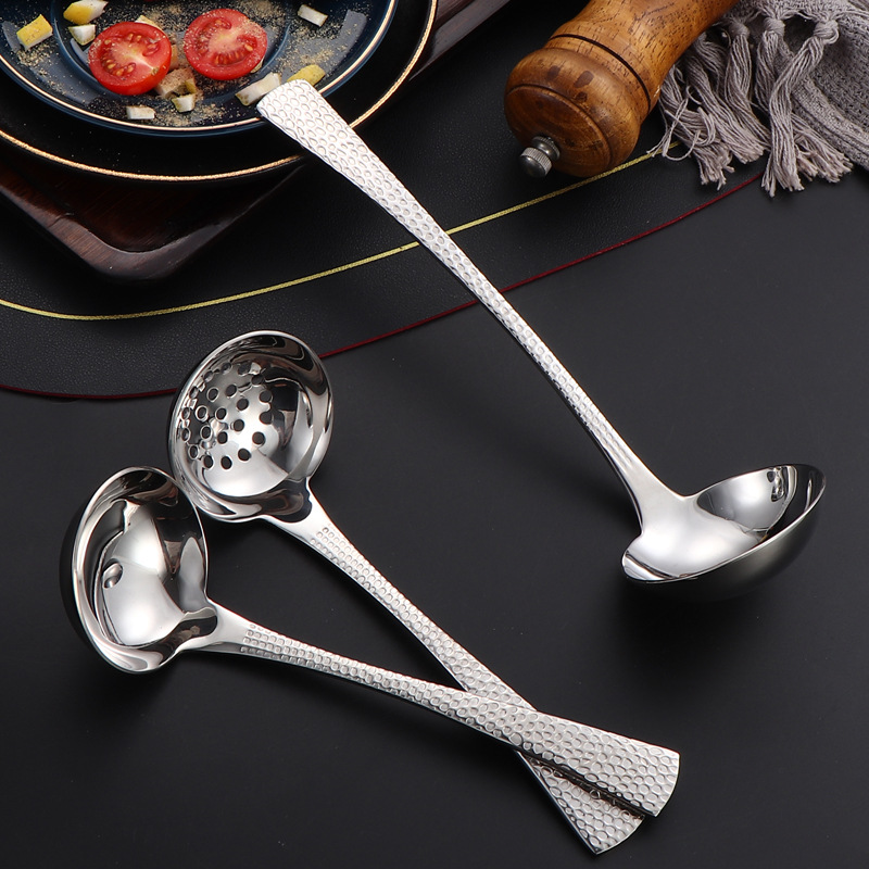 304 stainless steel soup shell, soup spout, retro hammer-patterned large soup spoon, household kitchen soup spoon, spout, restaurant hot pot spout full figure