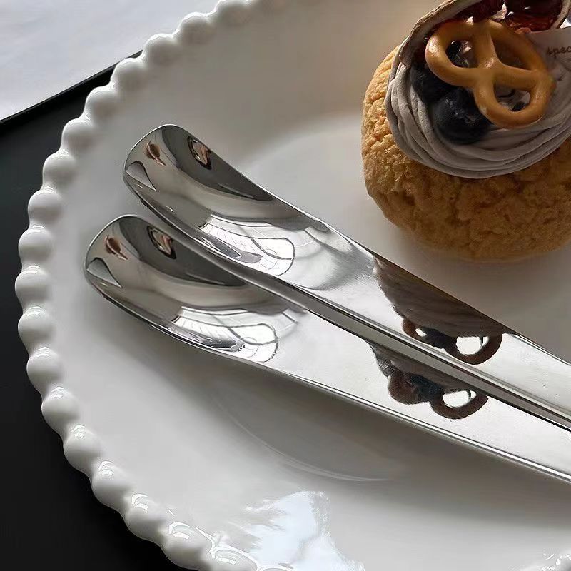 Stainless steel grout spoon, ice cream spoon, long-handled dessert spoon, flat-head cake spoon, ice cream spoon, cute cat food spoon Application Scenario