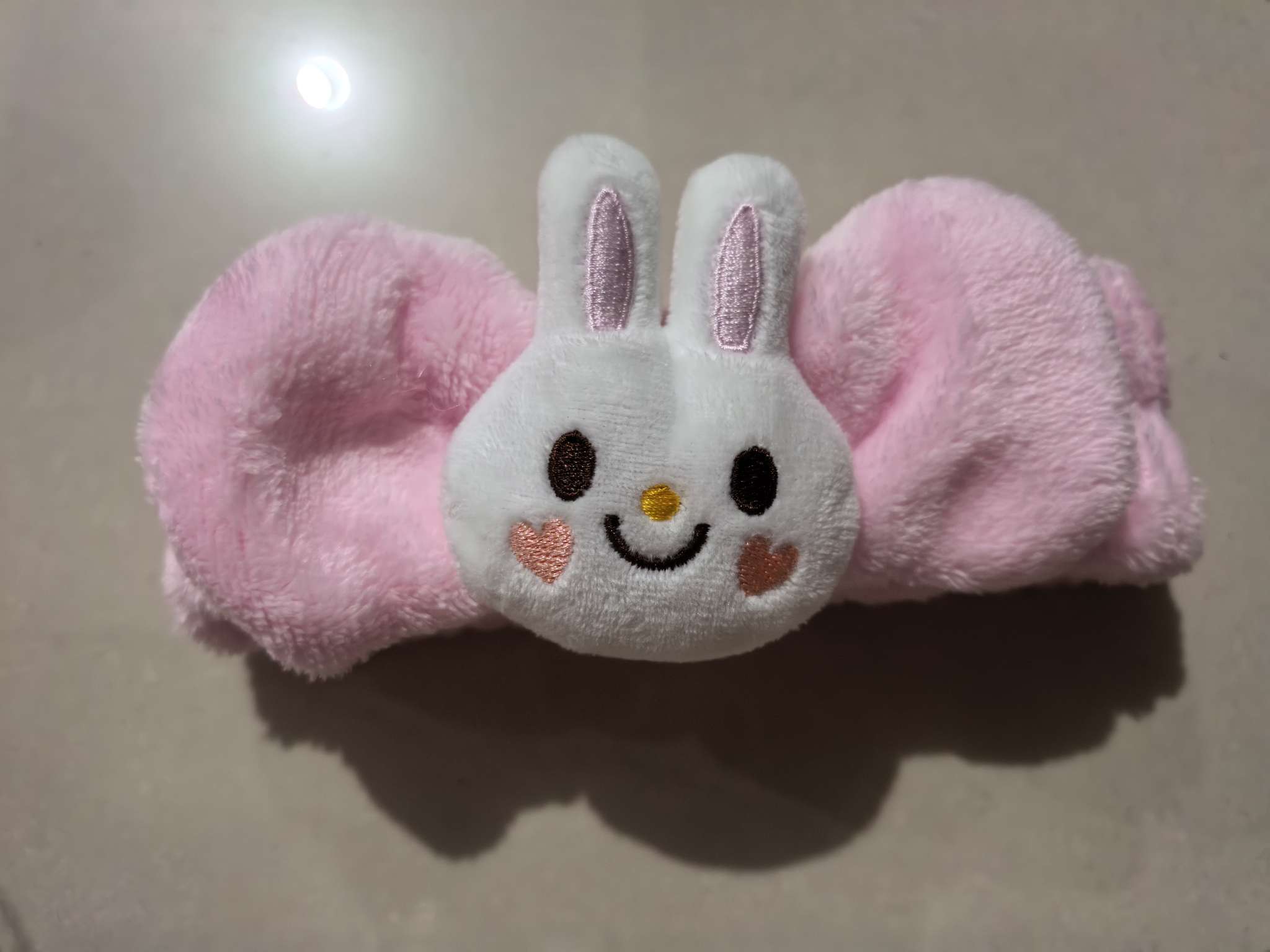 Super popular, cute, beautiful and versatile hair band. Shy rabbit, cute pink hair band