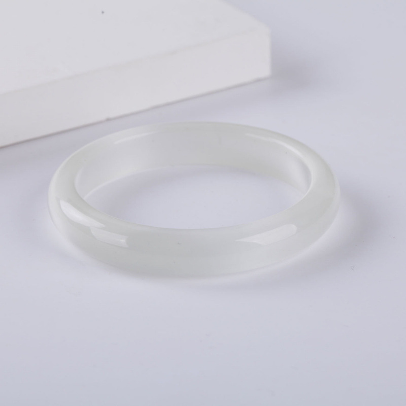 新中式优化猫眼石白色手镯时尚气质高级感手环小众轻奢2025新款手饰女白月光手镯细节图