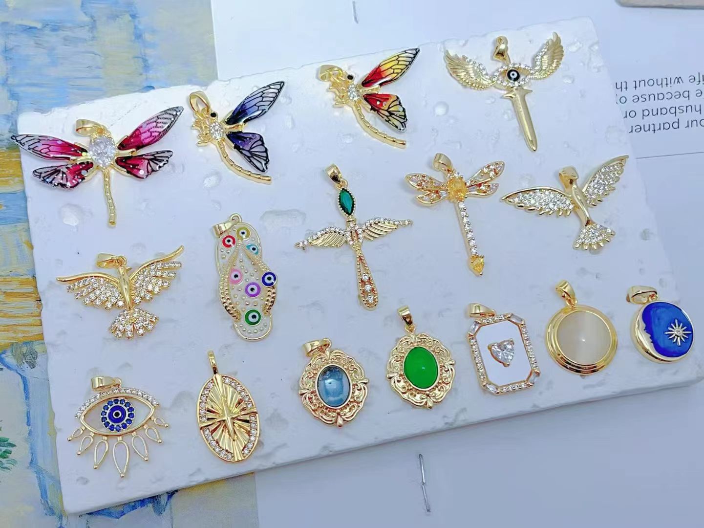 铜镶锆项链
饰品