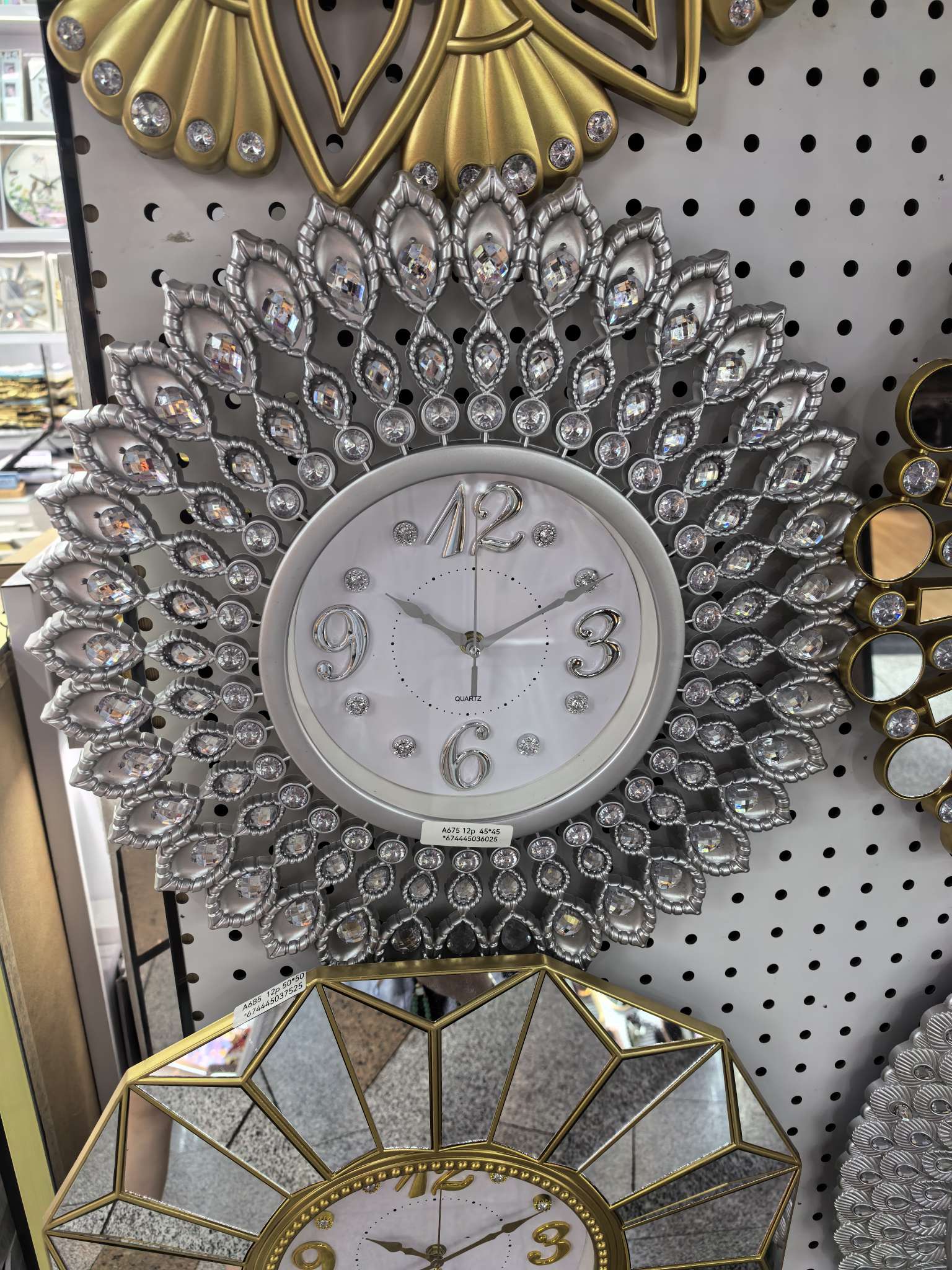 带钻钟表欧式特别孔雀形状可做金色银色质量高价格优挂钟时钟钟表