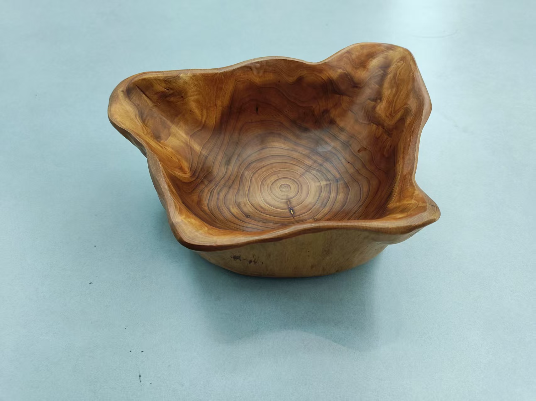 实木果盒/越南零食/塑料电镀果盘/水晶球碎石金字塔/托盘摆件白底实物图