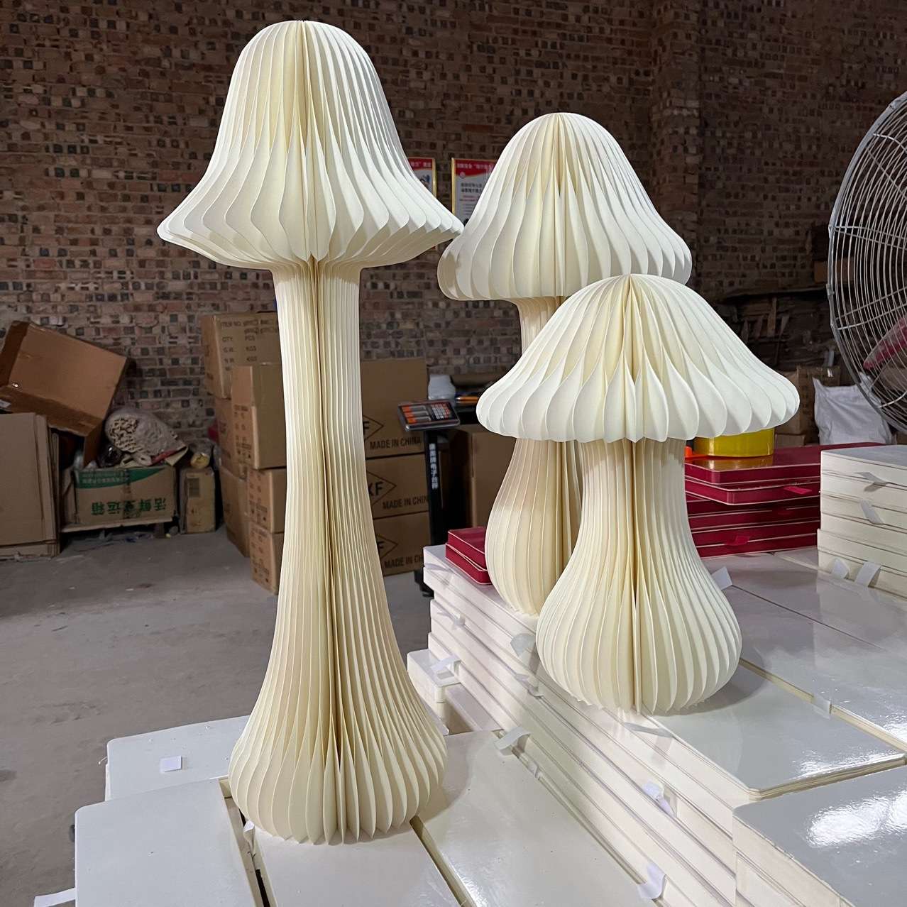 Paper art ornaments, honeycomb folding mushrooms, Christmas, New Year's Day and Spring Festival, plant atmosphere decoration for shopping mall Windows Specification image