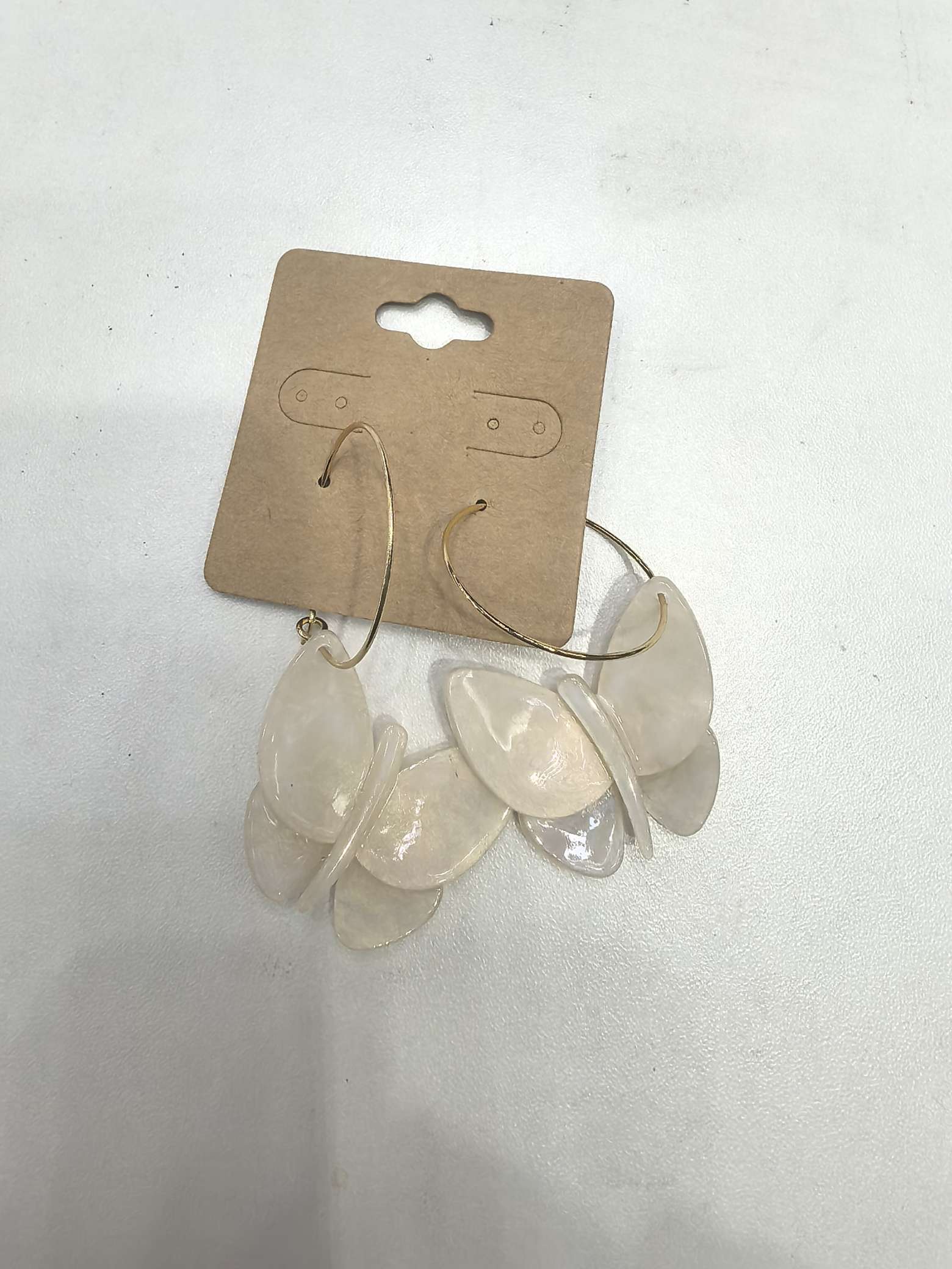 Fashionable butterfly-shaped sheet metal earrings, simple and elegant earrings, Korean-style versatile earrings for women, trendy accessories Item Picture