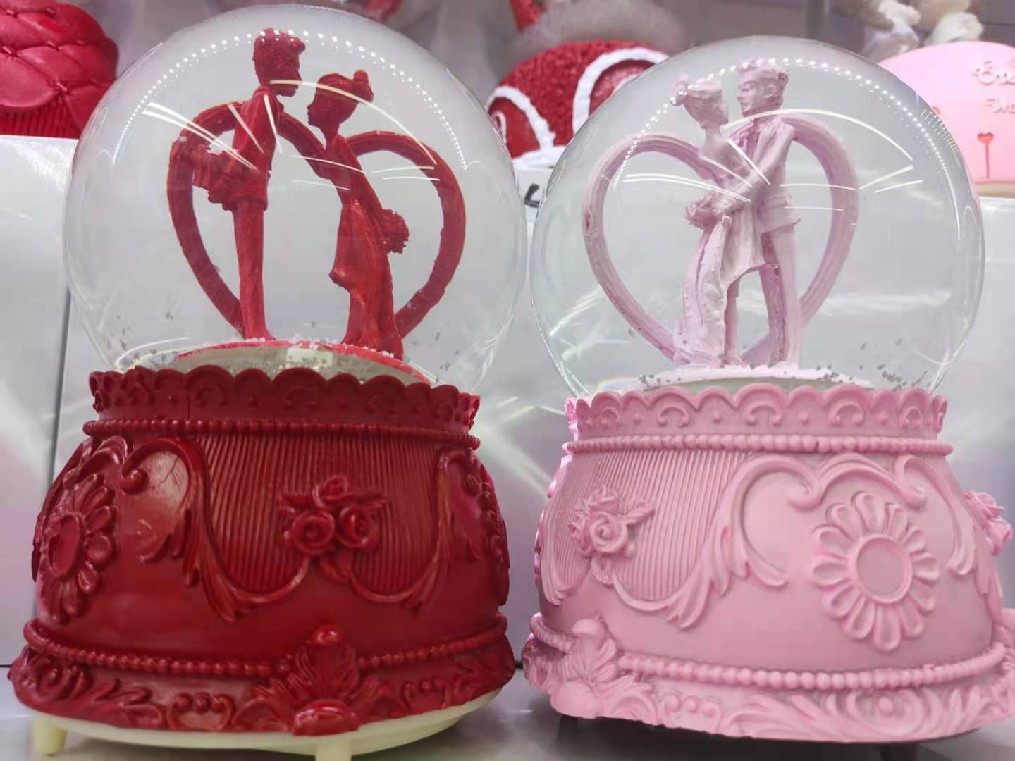 树脂水晶球带灯带音乐玻璃情侣摆件 创意礼品 大红色情侣 闺蜜儿童同学毕业送礼  生日礼物  毕业礼物