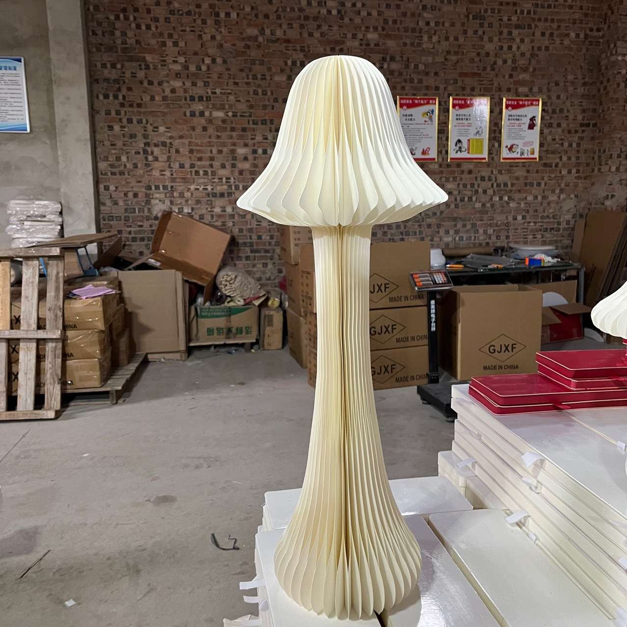 Paper art ornaments, honeycomb folding mushrooms, Christmas, New Year's Day and Spring Festival, plant atmosphere decoration for shopping mall Windows