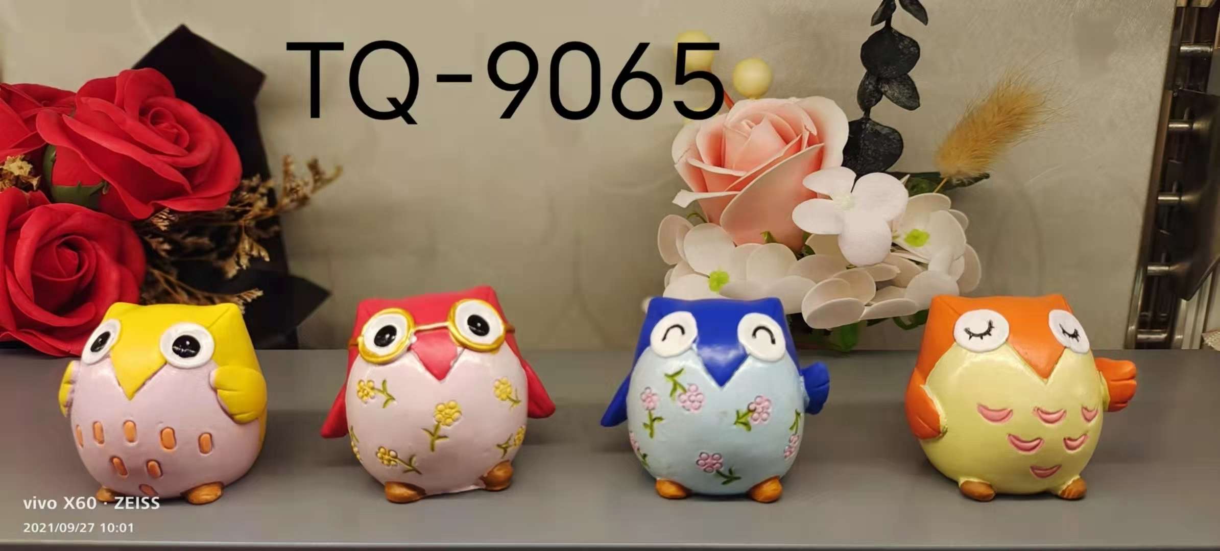 车载摇头树脂摆件细节图