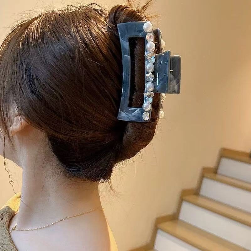 Korean-style haze blue acrylic water diamond grab clip, large square shark clip, back head plate hair clip headwear Item Picture