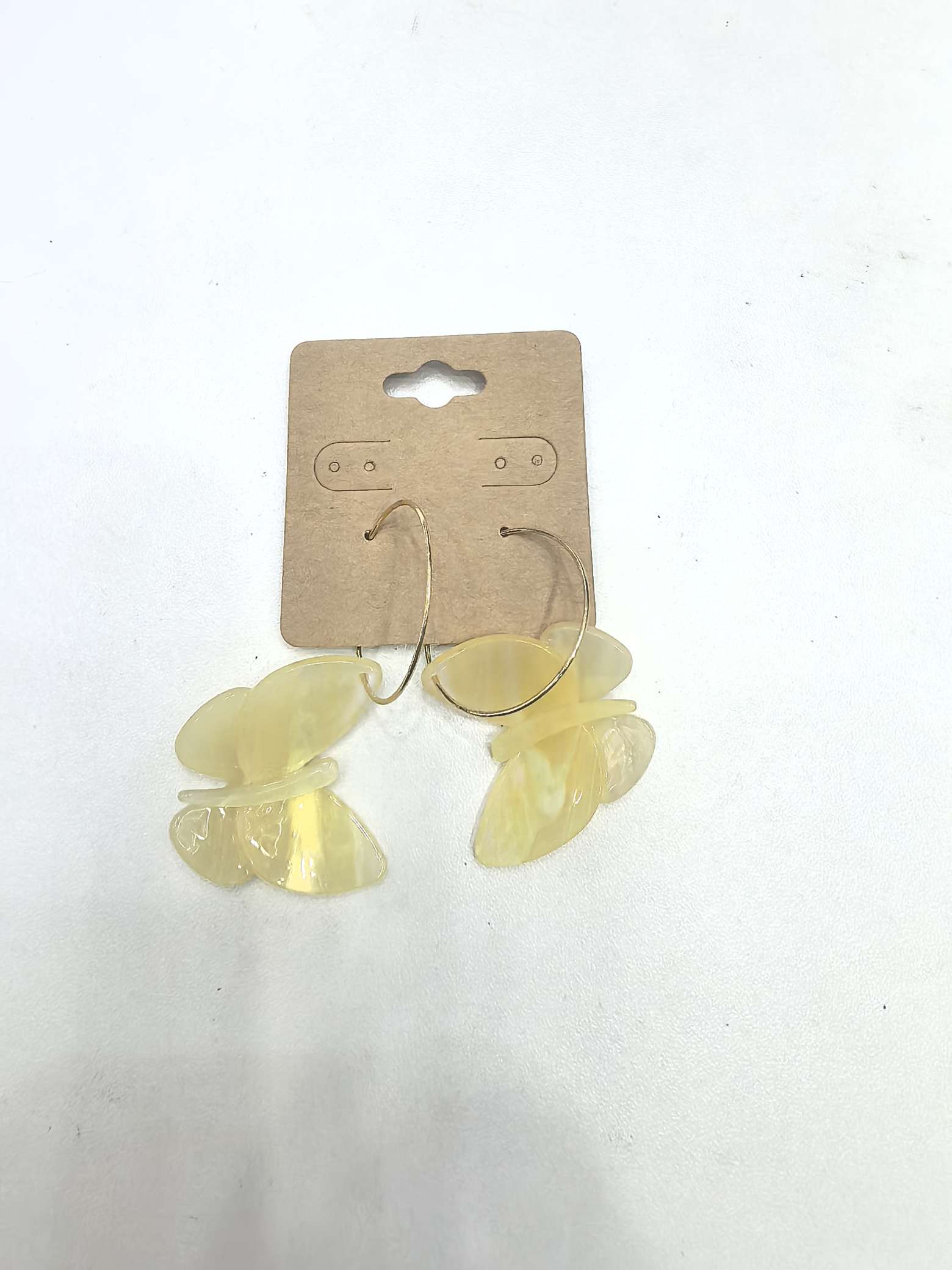Fashionable butterfly-shaped sheet metal earrings, simple and elegant earrings, Korean-style versatile earrings for women, trendy accessories Application Scenario