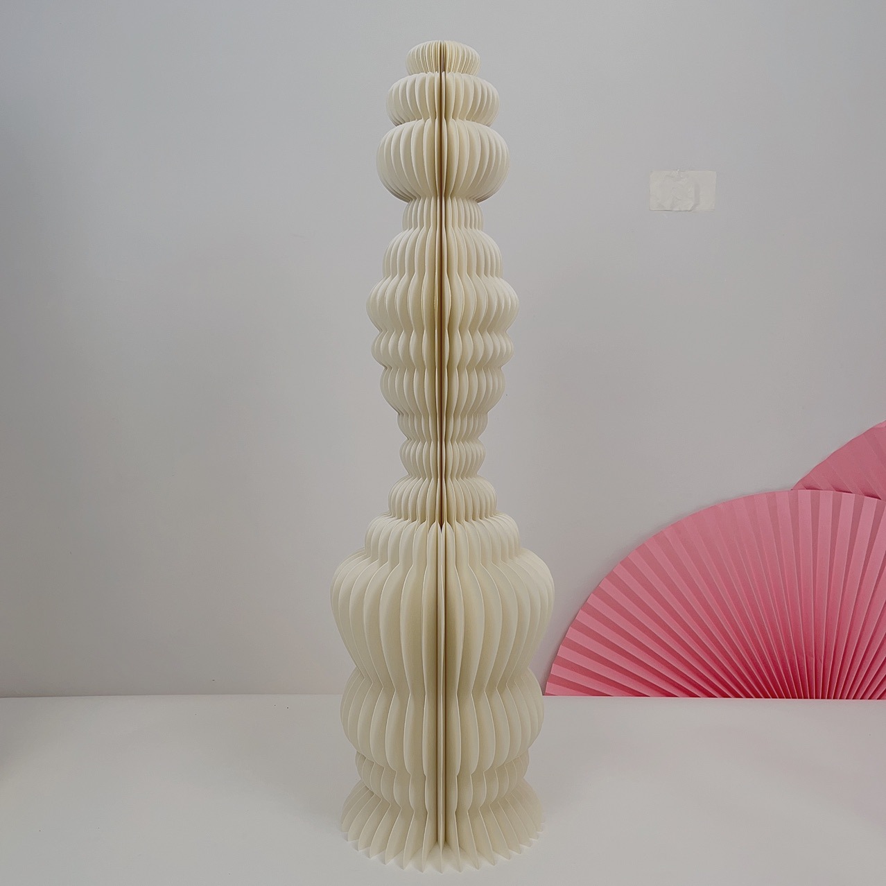 Cactus organ paper art ornaments, exhibition decoration, origami display stand, balloon party, baby banquet, wedding dessert props Application Scenario