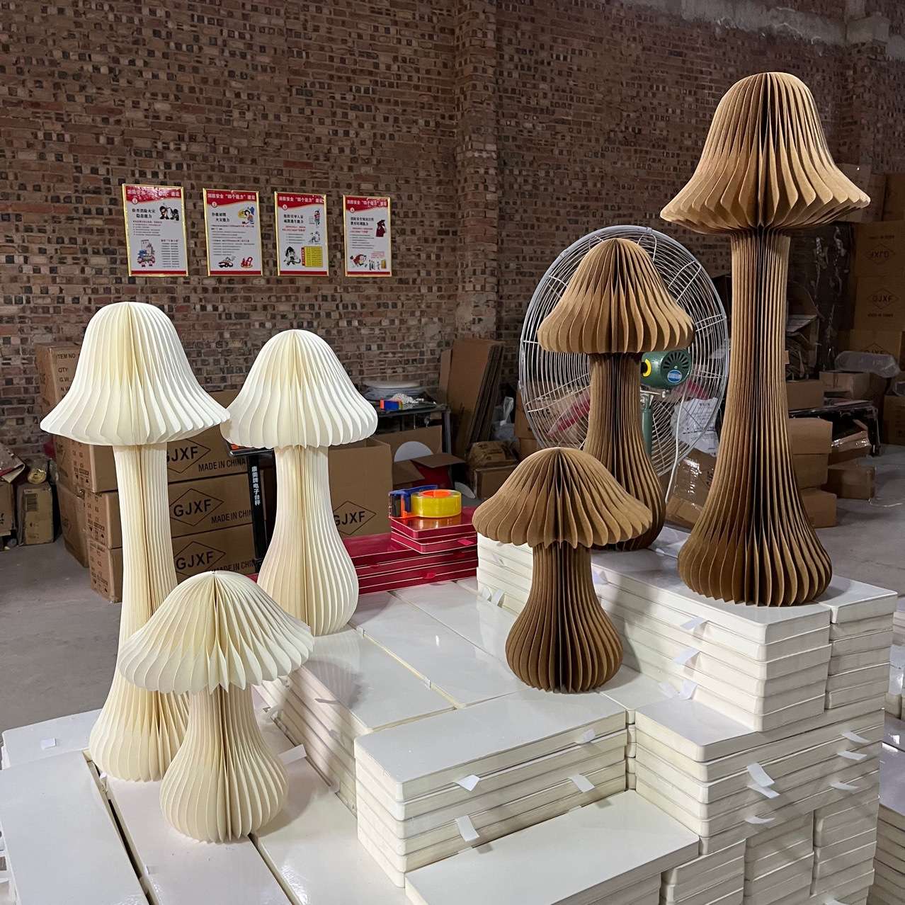 Paper art ornaments, honeycomb folding mushrooms, Christmas, New Year's Day and Spring Festival, plant atmosphere decoration for shopping mall Windows Item Picture