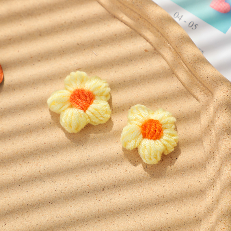 米多多辅料工厂教师节母亲节手工钩织彩色毛线花朵泡芙小花节日配饰服装辅料发夹