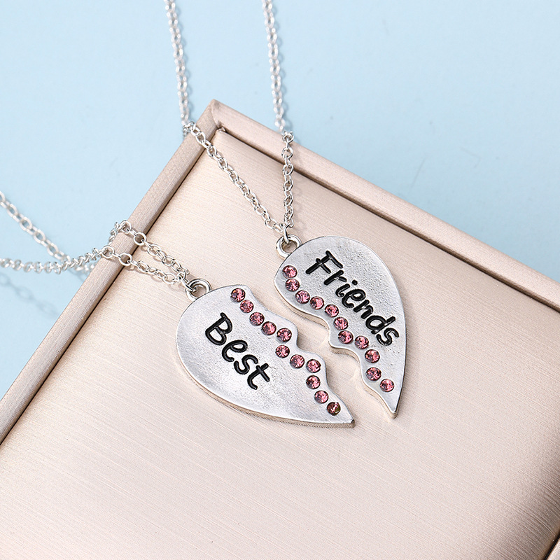 Wholesale of heart-shaped pendants, European and American cross-border personalized accessories, women's creative best friend heart-shaped letter spliced necklace, women's gift set Item Picture