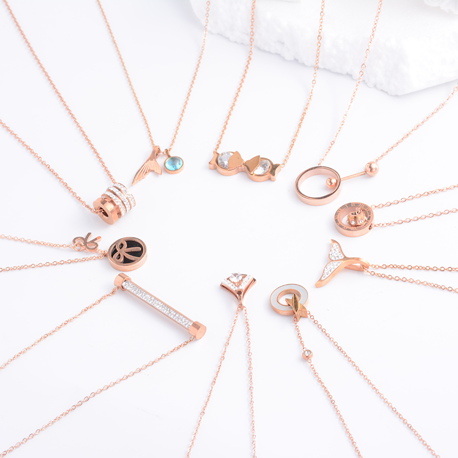 韩版网红爆款气质不掉色钛钢项链蝴蝶结镶钻月亮锁骨链玫瑰金饰品配饰礼物精致